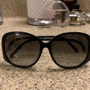 Black Chloe sunglasses